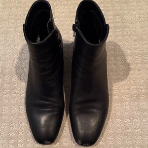 Vaneli Elegant Black Ankle Boots 7.5 N